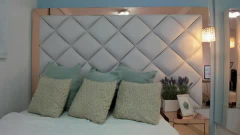 Snapshot of crystalstonee1 chatting on May 26, 2026, 11:12 pm Crystal online show from May 26, 2026, 11:12 pm