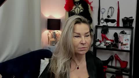 Snapshot of crystalxohotty chatting on January 5, 2025, 7:38 am CrystalHotty online show from January 5, 2025, 7:38 am