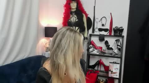 Snapshot of crystalxohotty chatting on September 16, 2025, 4:24 am CrystalHotty online show from September 16, 2025, 4:24 am