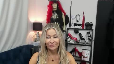Snapshot of crystalxohotty chatting on September 22, 2025, 5:31 am CrystalHotty online show from September 22, 2025, 5:31 am