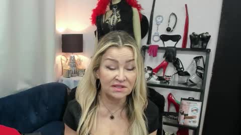 CrystalHotty online show from March 26, 2026, 6:08 am