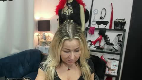 CrystalHotty online show from April 1, 2026, 4:24 am