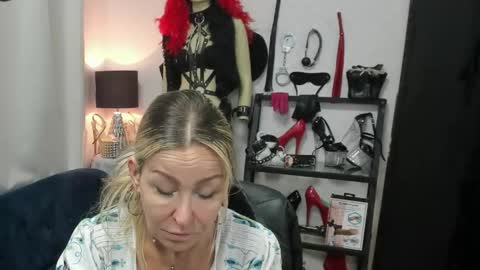 Snapshot of crystalxohotty chatting on May 7, 2026, 4:40 am CrystalHotty online show from May 7, 2026, 4:40 am