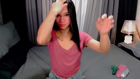 Snapshot of crytastal_lust1212 chatting on October 29, 2025, 9:44 am bea takashi online show from October 29, 2025, 9:44 am