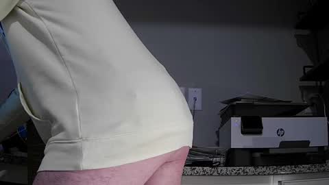 Snapshot of cuban2_slut chatting on September 29, 2025, 12:32 pm Cubantoo online show from September 29, 2025, 12:32 pm