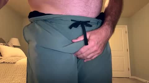 Snapshot of cuban2_slut chatting on October 20, 2025, 12:33 am Cubantoo online show from October 20, 2025, 12:33 am