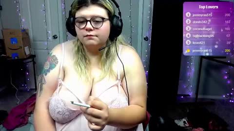 cuddlebudeez online show from September 22, 2025, 6:26 am