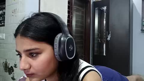 Snapshot of cuddlemuffins_3110 chatting on April 9, 2026, 2:22 pm cuddlemuffins online show from April 9, 2026, 2:22 pm