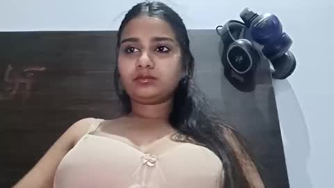 Snapshot of cuddlemuffins_3110 chatting on April 13, 2026, 4:45 pm cuddlemuffins online show from April 13, 2026, 4:45 pm