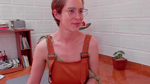 Leonela online show from January 18, 2025, 6:43 pm