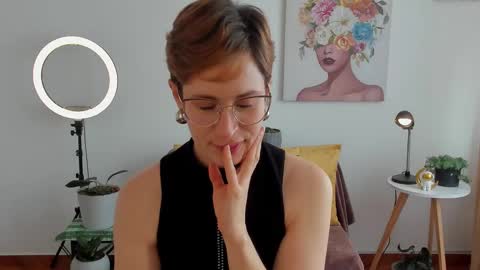 Leonela online show from February 28, 2025, 6:20 pm