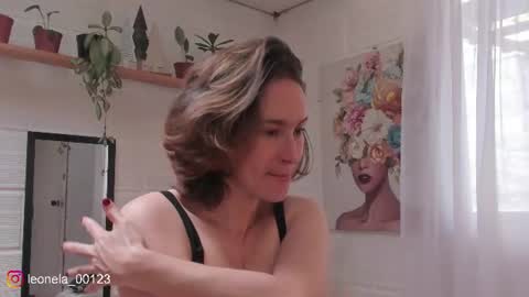 Snapshot of cuddlingbunnny chatting on July 18, 2026, 4:55 pm Leonela online show from July 18, 2026, 4:55 pm