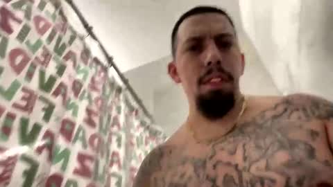 cuete2100 online show from November 21, 2025, 10:08 pm