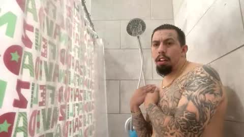 cuete2100 online show from December 3, 2025, 10:52 pm