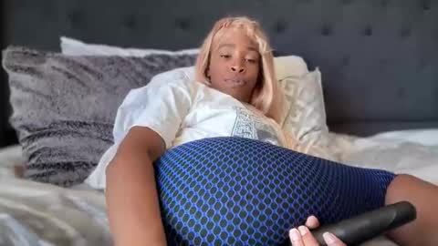 cum2charmxx online show from April 8, 2026, 6:08 pm