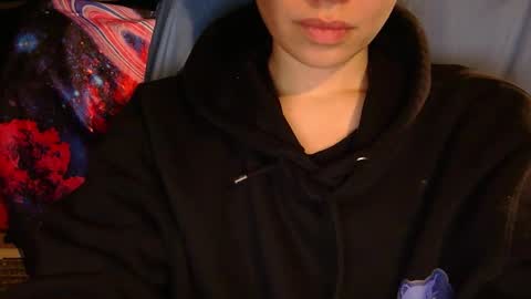 Angela online show from October 29, 2025, 1:35 pm