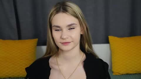 Snapshot of cum_dynasty chatting on October 20, 2025, 7:58 pm Naomi online show from October 20, 2025, 7:58 pm