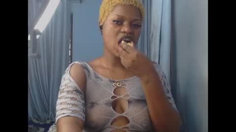 Snapshot of cum_ebony_petitxx chatting on June 12, 2026, 6:56 am cath online show from June 12, 2026, 6:56 am