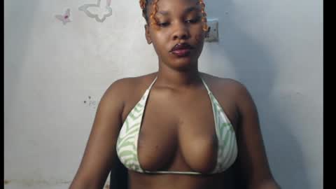 Snapshot of cum_ebony_xxxpetit chatting on June 10, 2026, 1:50 am Teeha online show from June 10, 2026, 1:50 am
