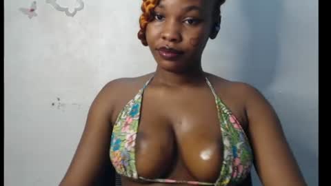 Snapshot of cum_ebony_xxxpetit chatting on June 12, 2026, 1:59 am Teeha online show from June 12, 2026, 1:59 am