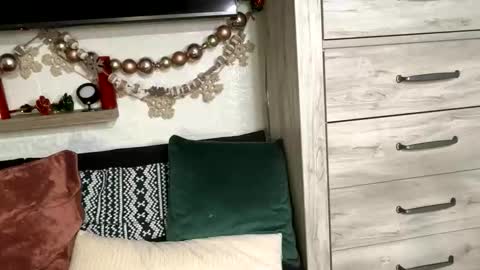 cumguzzlingskank online show from January 13, 2026, 8:41 am