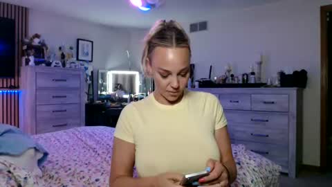 cumguzzlingskank online show from June 18, 2026, 9:19 pm
