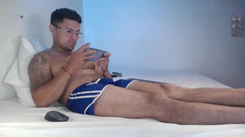 Snapshot of cummerlatino chatting on February 25, 2025, 8:14 am cummerlatino online show from February 25, 2025, 8:14 am