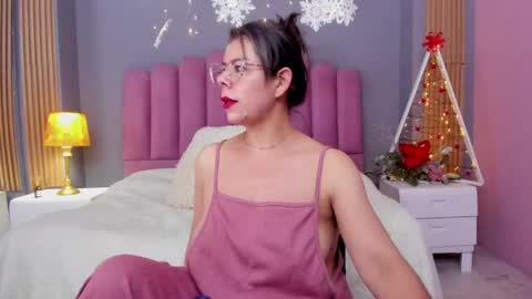 Snapshot of cumming_loving chatting on December 12, 2024, 7:48 pm Cumming Loving online show from December 12, 2024, 7:48 pm