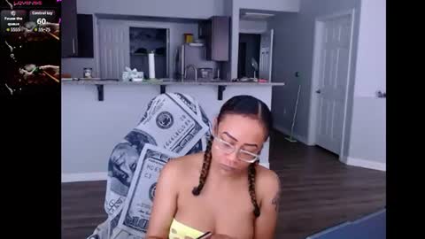 Snapshot of cumplzqueen chatting on June 10, 2026, 8:30 pm Nia Reese online show from June 10, 2026, 8:30 pm