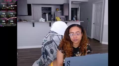 Snapshot of cumplzqueen chatting on June 18, 2026, 7:07 pm Nia Reese online show from June 18, 2026, 7:07 pm