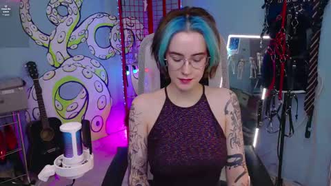 CUMpotikEve online show from April 19, 2026, 5:18 am