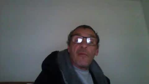 Snapshot of cumseeme002 chatting on April 11, 2026, 3:27 pm Alan online show from April 11, 2026, 3:27 pm