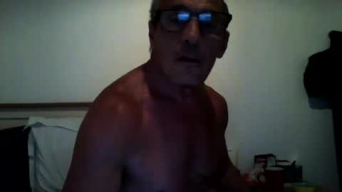 Snapshot of cumseeme002 chatting on August 2, 2026, 11:41 am Alan online show from August 2, 2026, 11:41 am