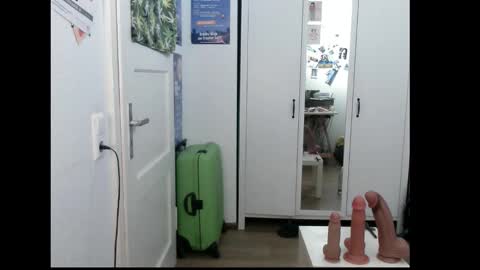 Snapshot of cumshow_x chatting on February 14, 2026, 12:07 am Cumshow online show from February 14, 2026, 12:07 am