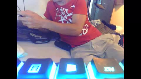 Snapshot of cumslutboi27 chatting on October 6, 2025, 3:37 am cumslutboi27 online show from October 6, 2025, 3:37 am