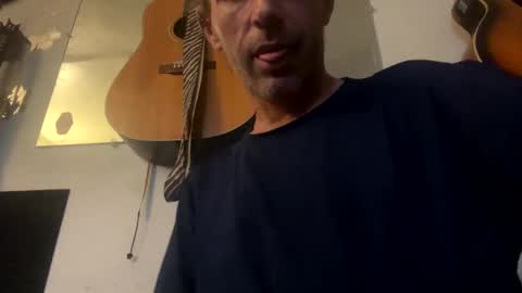 Snapshot of cumslutboi27 chatting on January 8, 2026, 5:15 pm cumslutboi27 online show from January 8, 2026, 5:15 pm