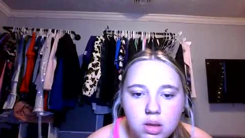 cuntycassie online show from May 13, 2026, 10:27 pm