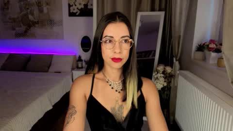 Evelyn online show from September 23, 2025, 7:11 am