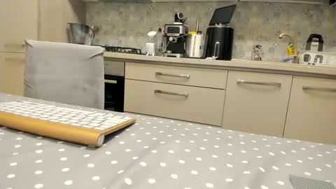 maria  alex online show from September 14, 2025, 8:19 pm