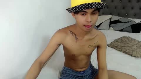 Xyrien online show from December 22, 2025, 9:23 pm