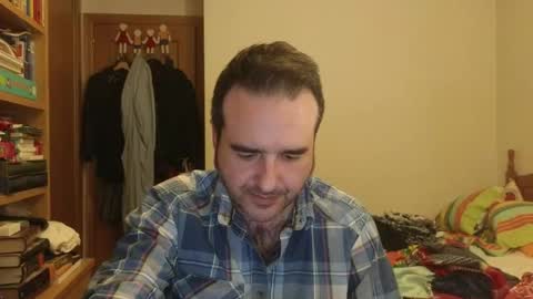 Snapshot of curiosillo1983 chatting on May 4, 2026, 3:30 pm curiosillo1983 online show from May 4, 2026, 3:30 pm