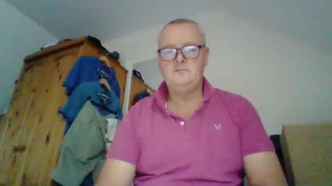 curiousax77 online show from October 20, 2025, 8:37 am