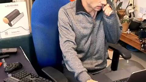 Snapshot of curiousgenie chatting on February 1, 2026, 10:25 am curiousgenie online show from February 1, 2026, 10:25 am