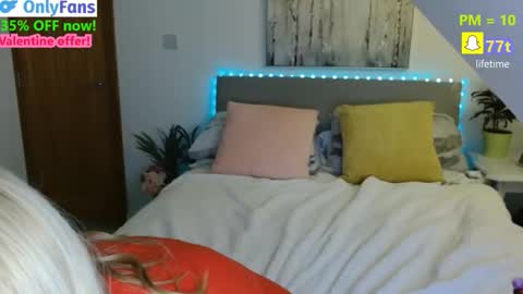 FREE Instagram dancingneighbour online show from February 15, 2026, 10:50 pm