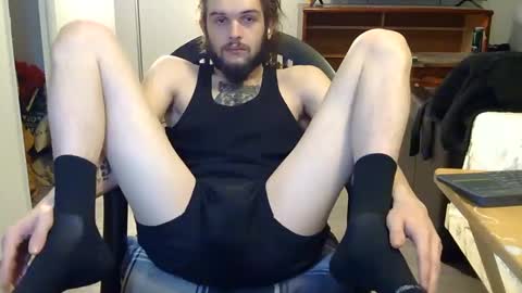 curiouss25 online show from November 14, 2025, 5:06 am