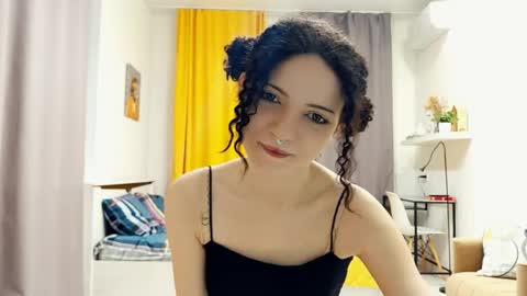 Kira online show from May 16, 2026, 11:36 pm