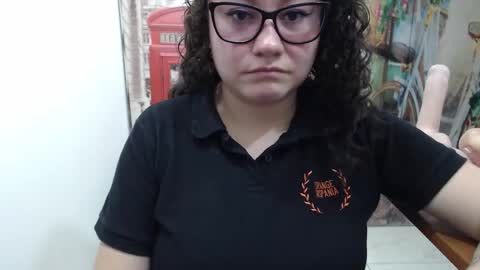 Snapshot of curly_greeneyed chatting on October 29, 2025, 7:15 pm Vannesa online show from October 29, 2025, 7:15 pm