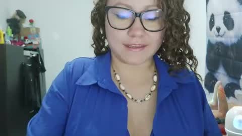 Snapshot of curly_greeneyed chatting on June 27, 2026, 3:11 am Vannesa online show from June 27, 2026, 3:11 am