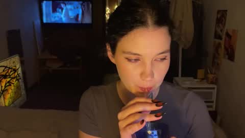 Mary online show from September 19, 2025, 6:41 pm