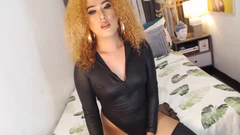 Snapshot of curlysmith chatting on January 26, 2025, 5:13 pm chantel online show from January 26, 2025, 5:13 pm